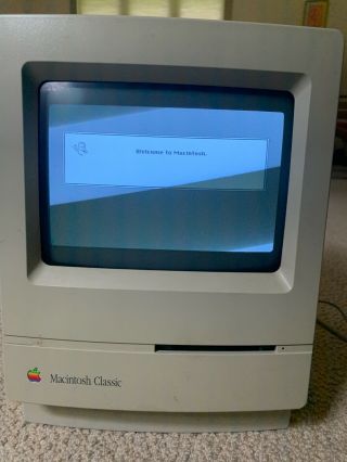 Vintage Apple Macintosh Classic With Keyboard,  Mouse,  And Carrying Case,  2mb Ram