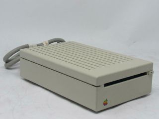 Vintage Apple 3.  5 800k Disk Drive A9m0106 Powers On