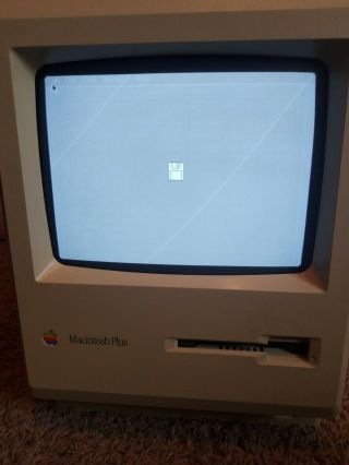 Macintosh Plus 4mb Ram,  Mouse,  Manuals (read Desc)