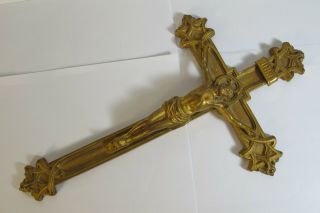 ANTIQUE VINTAGE RELIGIOUS CATHOLIC WALL CRUCIFIX CROSS GOLD TONE 11 INCHES 2