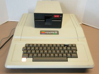 Apple Ii Model A2s2 With Floppy Drive