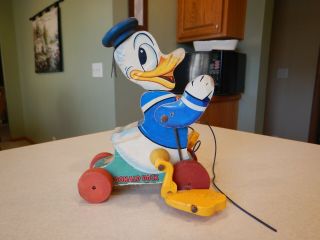 Vintage Fisher Price Donald Duck Wooden Pull Toy 765 Walt Disney Productions