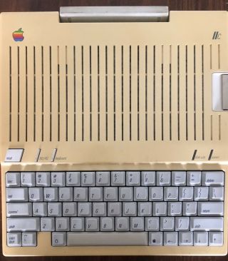 Vintage Apple Iic A2s4000 Upgraded Ram & Alps Keyboard (issues, )
