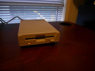 .  : Commodore AMIGA 1011 External Disk Drive :. 3
