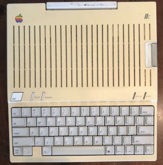 Vintage Apple Iic A2s4100 (bad Disk Drive, )
