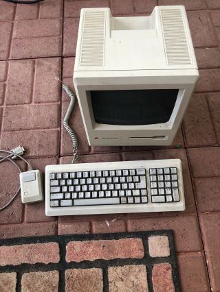Apple Computer Classic Macintosh Plus 1mb Model M0001a W/ Keyboard And Mouse - Dg