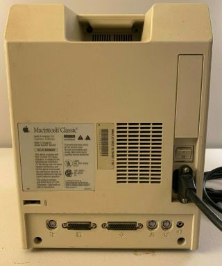 Apple Macintosh Classic Model M1420 with Keyboard and Mouse (May) 2