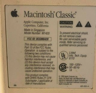 Apple Macintosh Classic Model M1420 with Keyboard and Mouse (May) 3