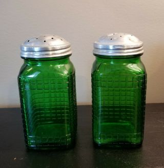 Vintage Hoosier Shakers Emerald Green Glass Waffle Pattern Owen 