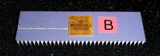 Mc68000 Cpu Chip - Purple/gold - Recovered - And - Unit B