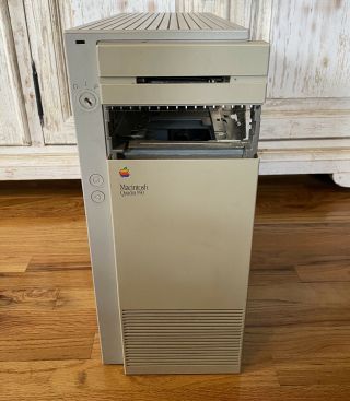 Vintage Apple Macintosh Quadra 950 -