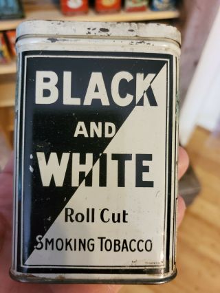 Black & White Vertical Pocket Tobacco Tin