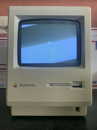Vintage Apple Macintosh Plus Desktop Computer - M0001a - Carry Bag And Disc Too