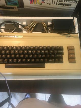 Commodore Vic - 20 Complete Complete Computer System And Games