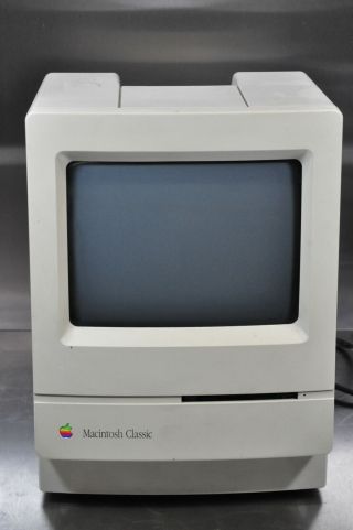 Vintage Apple Macintosh Classic M0420 9235