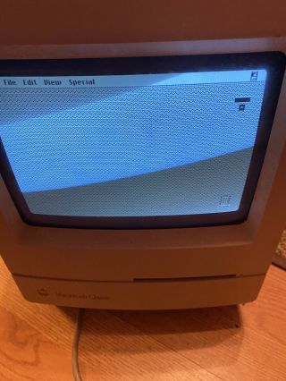 Vintage 1990 Apple Macintosh Classic Model M1420 Computer Boots Up