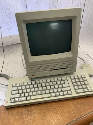 Vintage Apple Macintosh Se Desktop Computer - M0001a