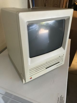 Apple Macintosh - Computer - Vintage Se M5011 - 1mbyt Ram - 800k Hard Drive 20sc Usa