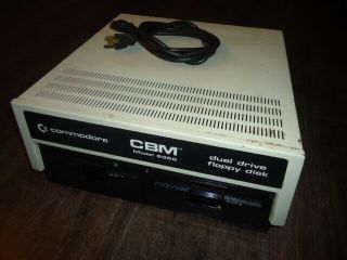 Commodore Cbm 8050 Dual 5.  25 " Disk Drive Powers On
