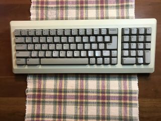 Vintage Apple Computer Macintosh 128k 512k Mac Plus M0110a Keyboard
