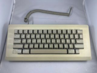 Vintage Apple Macintosh M0110 Keyboard - And W/ Cord