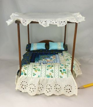 Miniature dollhouse four poster canopy bed,  quilt,  bedding,  1:12,  vintage estate 2