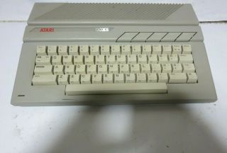 Vintage Atari 130xe Computer Game Console