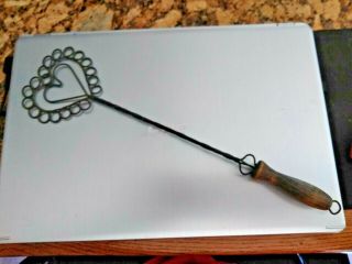 Vintage Double Twisted Heart Wire Rug / Pillow Beater Wood Handle 14 "