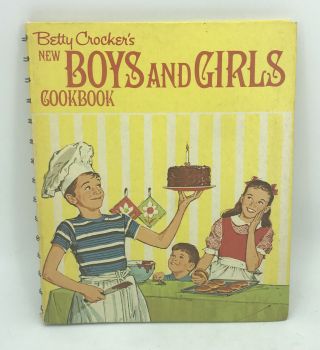 Vintage 1972 Betty Crocker Boys And Girls Cookbook Ninth Printing.  (aa)