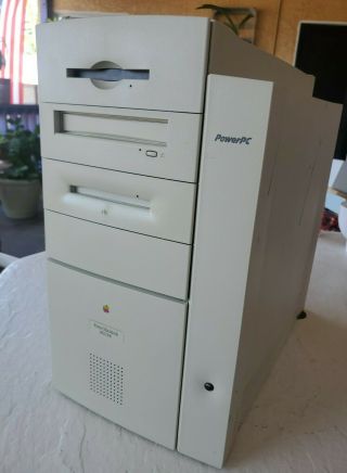 Apple Power Macintosh 8600/200 M5453ll/a.  Turns On