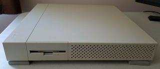 Sun Microsystems SPARCstation 2 model 147 - has floppy drive and memory 3