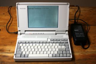 Vintage Toshiba T2000sx/40 Laptop W/power Adapter - Powers On