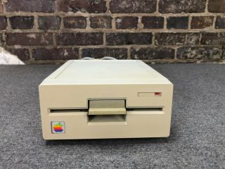 Apple A9m0107 5.  25 " External Floppy Disk Drive