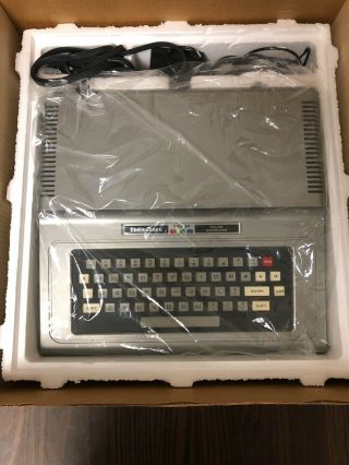 Radio Shack Trs - 80 Model 26 - 3004a 1981 With All Brochures And Joystick