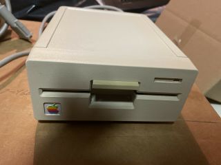 Apple Vintage 5.  25 " External Floppy Drive Model: A9m0107 1988
