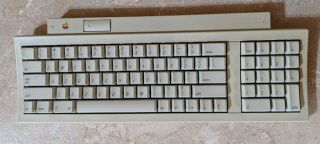 Apple Macintosh Se Keyboard Ii M0487 & Desktop Bus Mouse G5431 W/ Cables
