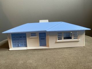 Vintage Plasticville Ranch House O Rh - 1 White Wall / Blue Roof,  Trim Train Rr