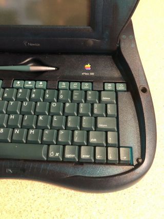 Apple Newton eMate 300 with Power Adapter - Has Green Light But Won’t Turn On??? 3