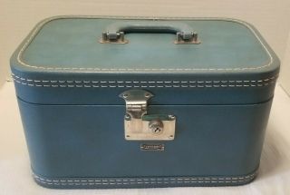 Vintage Towncraft Train Case Luggage/makeup W/mirror Blue