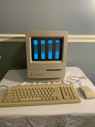 Vintage Apple Macintosh Classic Ii M4150 - Not - Keyboard And Mouse