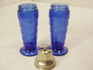 Vtg Moderntone Cobalt Blue Glass Salt Pepper Shakers Hazel Atlas 1934 - 1942 1 Lid