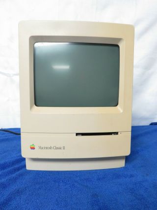 Vintage Apple Macintosh Classic Ii Computer  (unit 3)