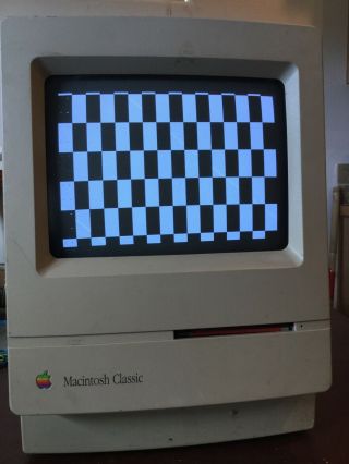 Vintage Apple Macintosh Classic M0420 - Powers On -