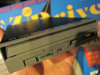 A,  Syquest Ez135 Internal 3.  5 " Scsi 135mb Disc Drive For Atari Akai Apple