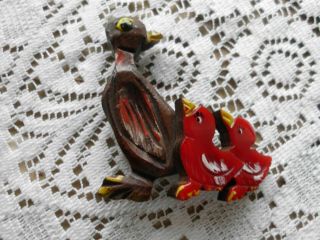Antique Carved Wooden Bird With 2 Babies In Red Bakelite 1930 