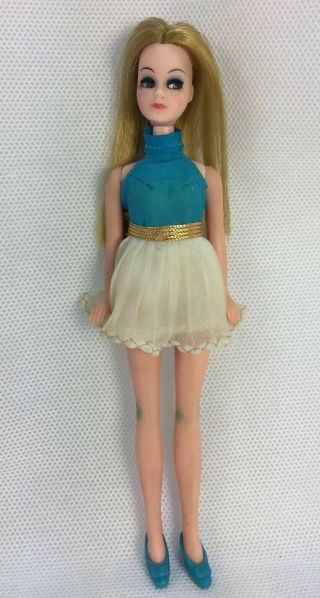 Topper Dawn Doll First Issue With Dress And Blue Shoes Vintage 1970 