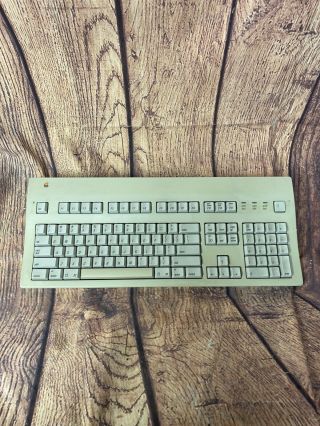 Vintage 1989 Apple Macintosh M3501 Keyboard - /