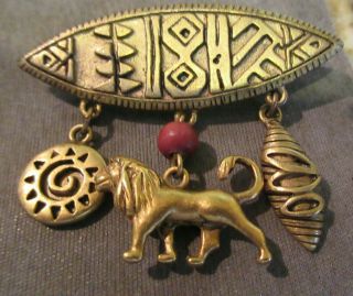 Rare Vintage Disney Lion King Mufasa Drop Dangle Charm Brooch Pin Gold Tone