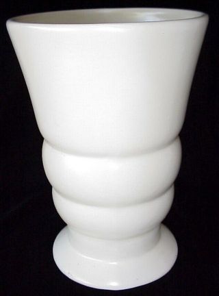 Vintage Haeger Art Pottery U.  S.  A.  8” Tall Cream Matte Vase Signed