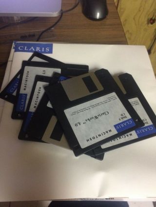 Claris - Claris 4.  0 for Macintosh 3.  5 Media 6 Floppy Discs,  bonus softwar 2